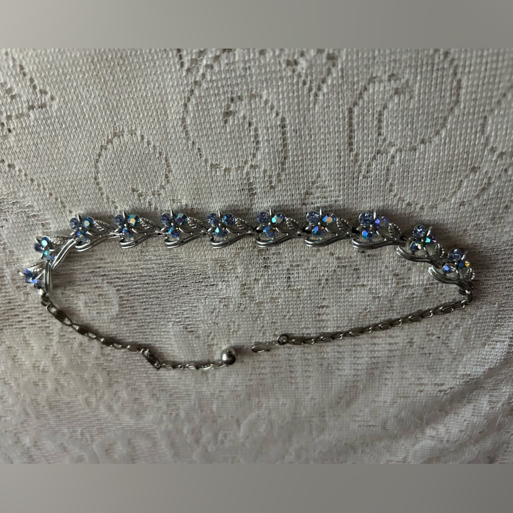 Elegant Vintage Silver and Blue Floral Chocker Necklace